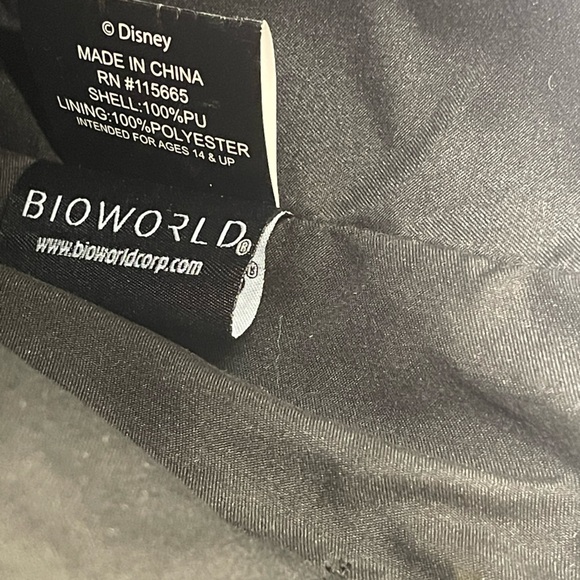 DISNEY MICKEY MOUSE BACKPACK PURSE NOVELTY WITH THE OPTION TO REVEAL MICKEY 🖤🤍 - Picture 4 of 14